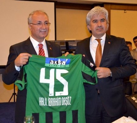 Vali Daşöz: İnsanlar arasında hep sevgiyi çoğaltmaya çalıştım