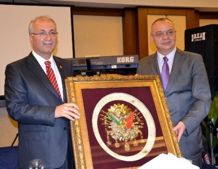 Vali Daşöz: İnsanlar arasında hep sevgiyi çoğaltmaya çalıştım