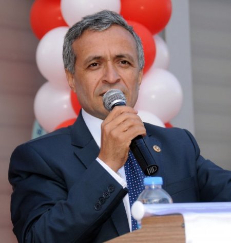 Vali Daşöz: Manisa Sağlık ve Eğitim Derneği insana hizmeti amaç edinmiş