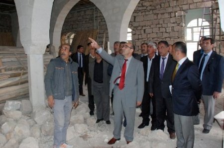 Vali Demirtaş, Tut ilçesinde incelemelerde bulundu