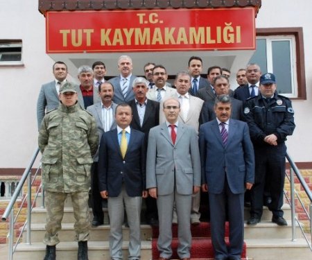 Vali Demirtaş, Tut ilçesinde incelemelerde bulundu