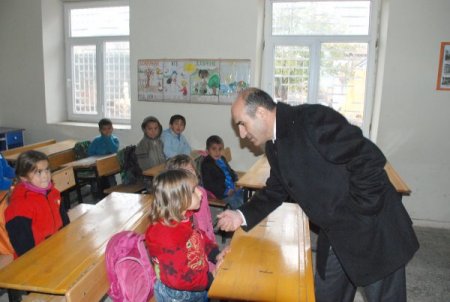Vali Demirtaş köylerde incelemelerde bulundu