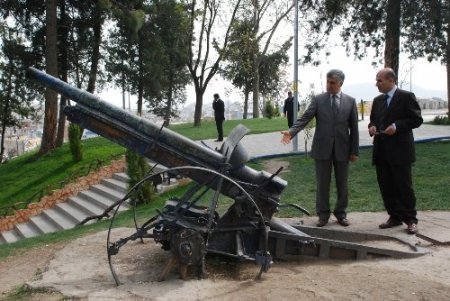 Vali Demirtaş restorasyon çalışmalarını inceledi