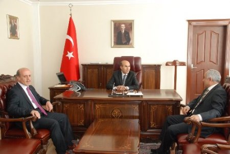 Vali Demirtaş: Vakıflar geçmiş ile gelecek arasında bir köprüdür