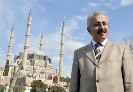 Vali Duruer: Selimiye’nin görüntüsünü bozan lüzumsuz şeyleri kaldırıyoruz