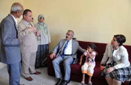 Vali Duruer'den Okumak İçin Destek İstediler
