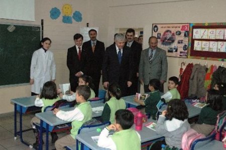 Vali Erden, Özel Kılıçaslan Koleji'ni Ziyaret Etti
