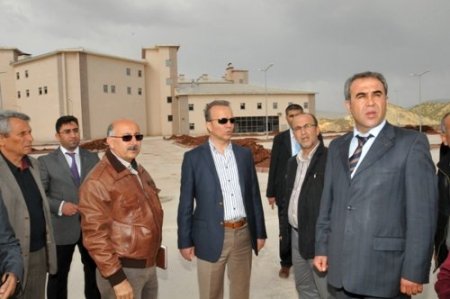 Vali Güner, yeni hastane binasında incelemelerde bulundu