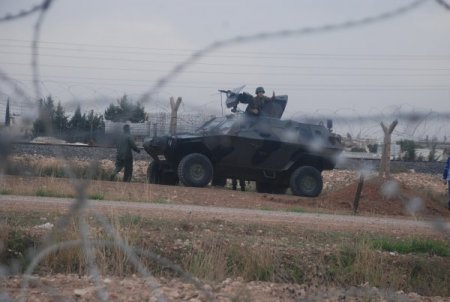 Vali Güvenç: Sınır ötesinde olup biteni dikkatle izliyoruz