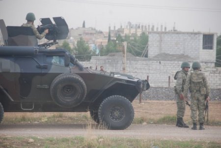 Vali Güvenç: Sınır ötesinde olup biteni dikkatle izliyoruz