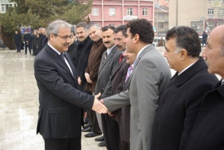 Vali Güvençer, Görevine Başladı