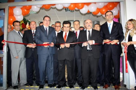 Vali Güzeloğlu: Fuarlar Büyük Buluşmaların Dönüm Noktalarıdır