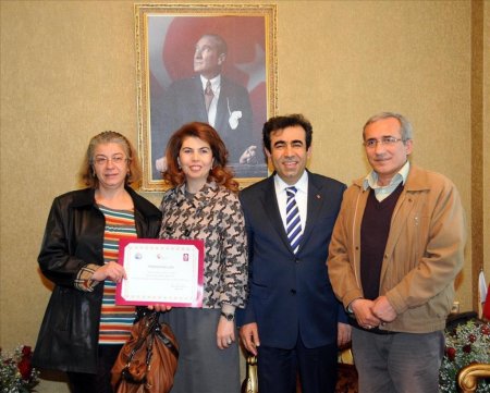 Vali Güzeloğlu: Mersin, 14 bin 300 gönüllü aile ile Türkiye'de birinci