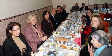 Vali Harput, huzurevi sakinlerini unutmadı