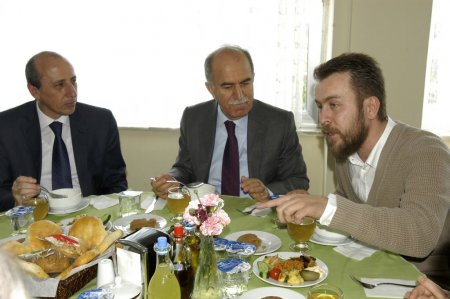 Vali Harput tan ‘Selçuklu Mutfağı’ ziyafetine tam not