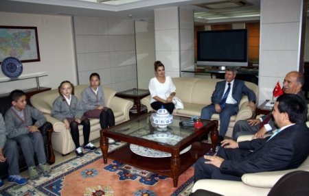 Vali Harput’tan çocuklara: Bir füze gibi hedefe kilitlenin ve çalışın