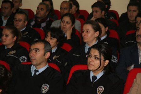Vali Harput'tan evli çiftlere: Her ailede sorun olur, bırakıp gitmek yok