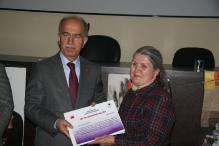 Vali Harput'tan evli çiftlere: Her ailede sorun olur, bırakıp gitmek yok