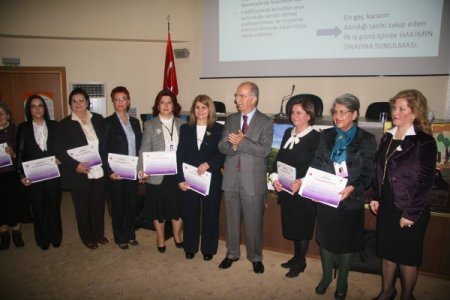 Vali Harput'tan evli çiftlere: Her ailede sorun olur, bırakıp gitmek yok