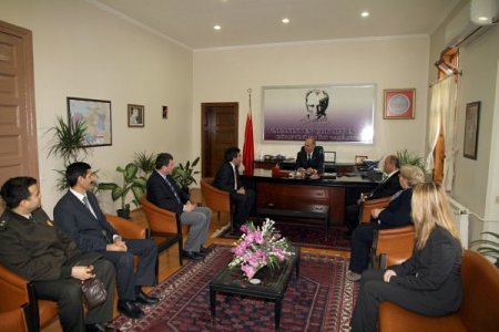 Vali Harput’tan Karacabey’e övgü