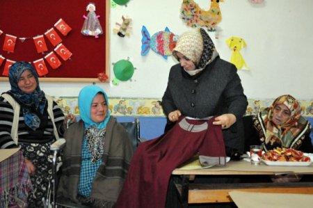 Vali Kahraman Ve Eşi, Manevi Kızlarını Ziyaret Etti