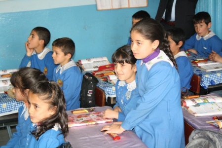 Vali Kara, Öğrencilerle Derse Katıldı