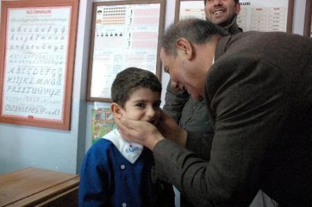 Vali Kara'dan 'inek' Benzetmesi