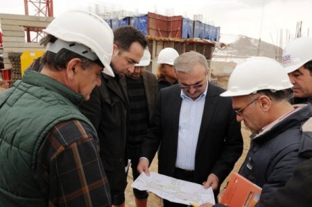 Vali Karaloğlu, Kalıcı Konutlarda İncelemelerde Bulundu