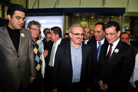 Vali Karaloğlu, Van Denizi Suyundaki Mineral Zenginliğini Anlattı