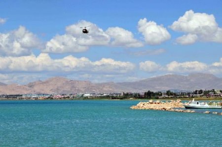 Vali Karaloğlu, Van Gölü'nde Kaybolan Bayram Keyifli'nin Ailesini Ziyaret Etti