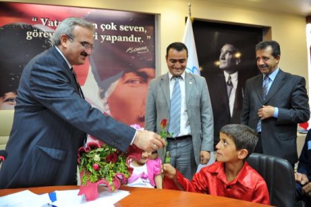 Vali Karaloğlu: Van'da 7 Bin 431 Özürlüye Evde Bakım Ücreti Ödeniyor