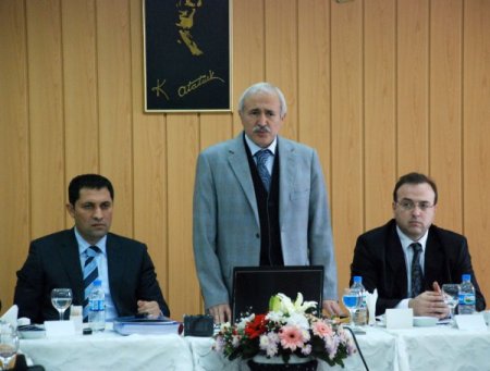 Vali Kemelek, 2010 Yılı Çalışmalarını Değerlendirdi
