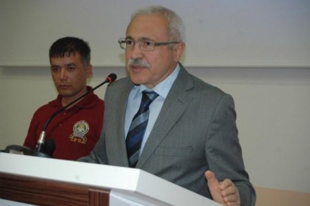 Vali Kemelek: Afgan öğrencilerin aileleri onları merak etmesin