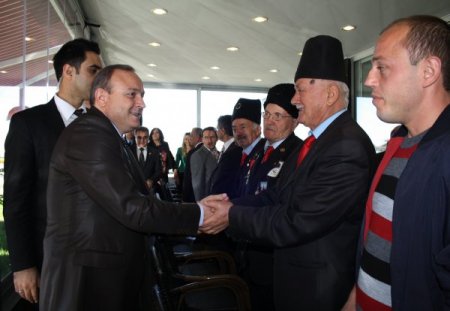 Vali Kızılcık, şehit aileleri ve gazilerle buluştu