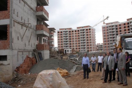 Vali Kızılcık, tadilattaki okulları yerinde denetledi