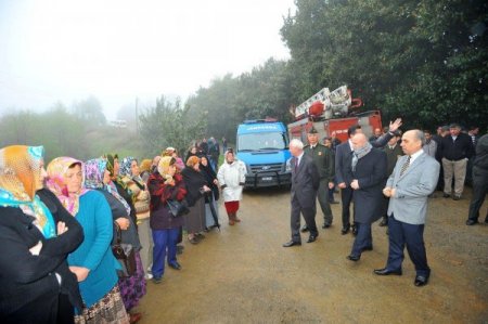 Vali Kızılcık, Yangında 2 Kişinin Öldüğü Evi İnceledi