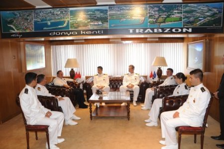 Vali Kızılcık: Dünyada barış ve kardeşliğin hüküm sürmesini istiyoruz