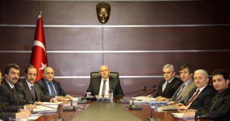 Vali Kızılcık: İşsizliğin Azalması, Rekabetçi Ekonominin Oluşmasına Katkı Sağlar