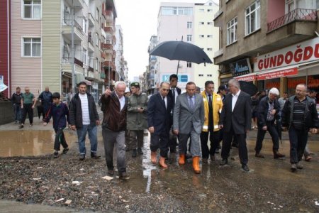 Vali Kızılcık: Su baskınlarında can kaybı olmamasına sevindik