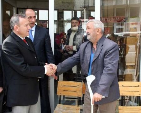 Vali Kızılcık'tan Bürokratlara: Mevzuatın Arkasına Sığınarak Vatandaşı Mağdur Etmeyin