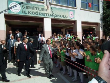 Vali Kolat: Eğitimde başarının devamını bekliyorum