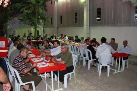 Vali Lekesiz, Çadır Kentlerdeki Suriyelilerle İftarda Buluştu