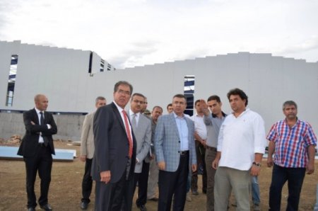 Vali Lekesiz: Düzenli depolanan çöplerin geri dönüşümü sağlanmalı