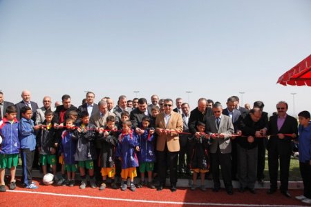 Vali Lekesiz: Şehirler, futbol takımları ile tanınıyor