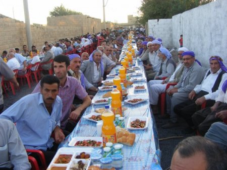 Vali Mahalleli İle İftarda Buluştu