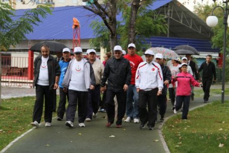 Vali milli sporcuya güç testi yaptı