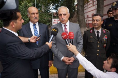 Vali Mutlu, Çevik Kuvvet Polisleriyle Bayramlaştı