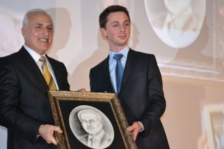 Vali Mutlu, gençlere girişimcilik anılarını anlattı