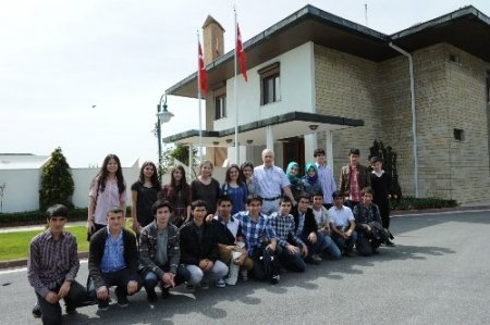 Vali Mutlu, Twitter’daki takipçileriyle bir araya geldi