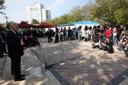 Vali Mutlu: Olaylarda 22 polis yaralandı